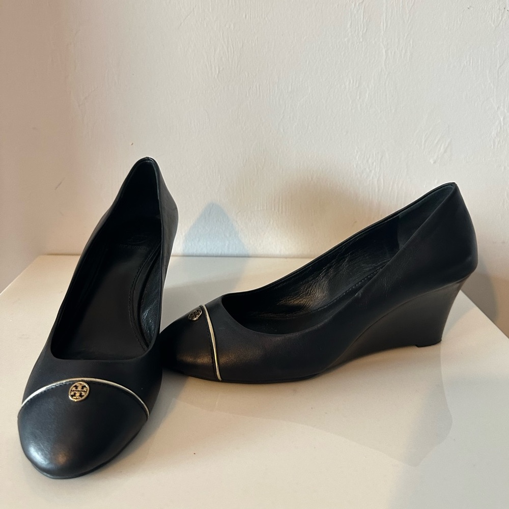 Tory Burch Black Wedge Pumps size US 7M